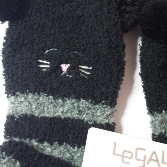 Kitty Cat Hat and Socks Set Pom Pom Hat Socks Bundle - Picture 7 of 8